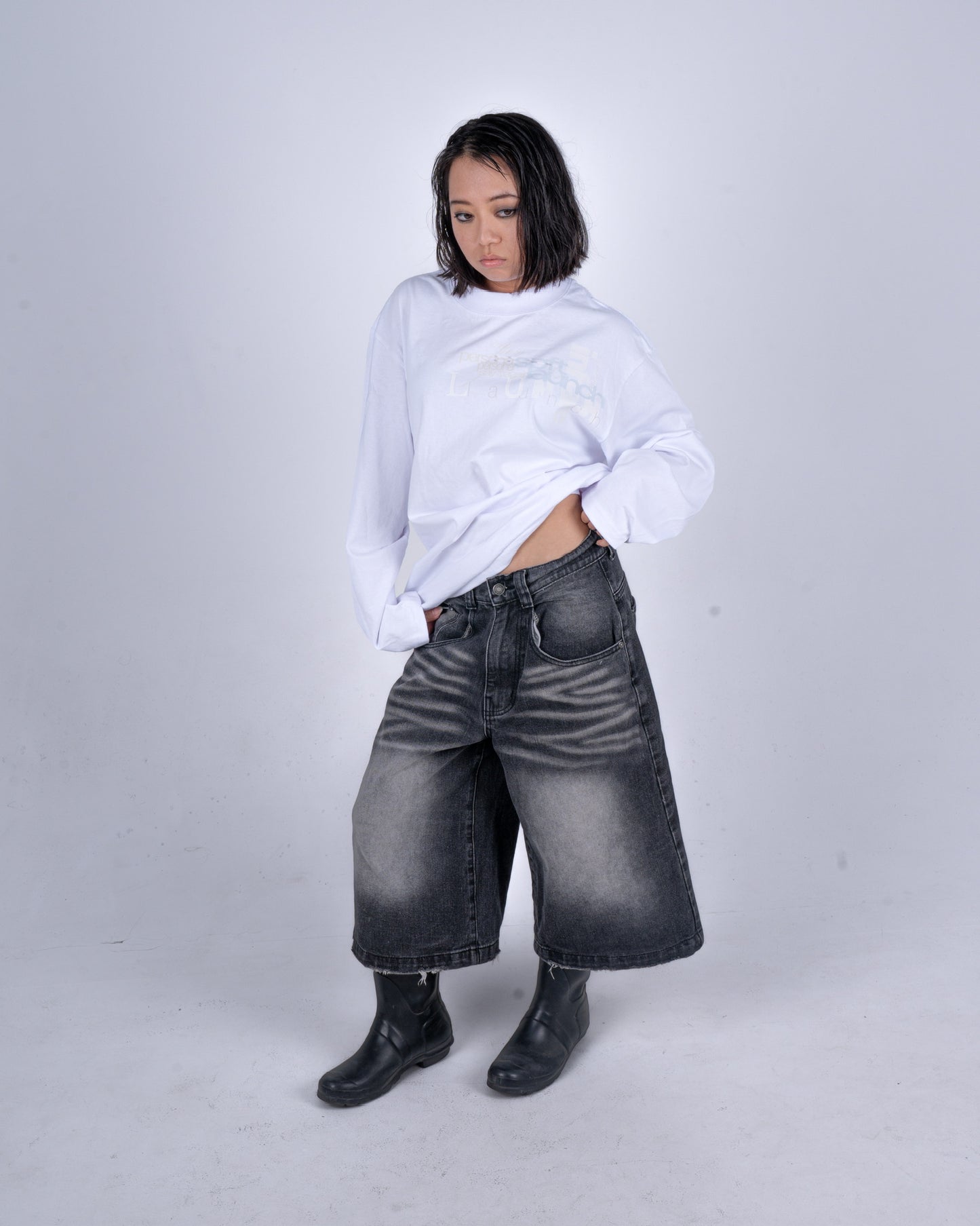 "soft launch" 1.0 Oversized White Long Sleeve